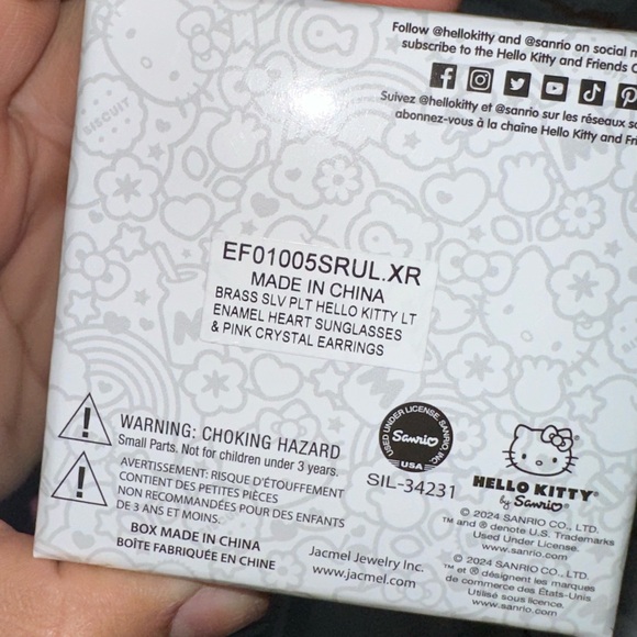 Hello Kitty Red Crystal Enamel Heart Sunglasses Stud Earrings NIB - Picture 4 of 5